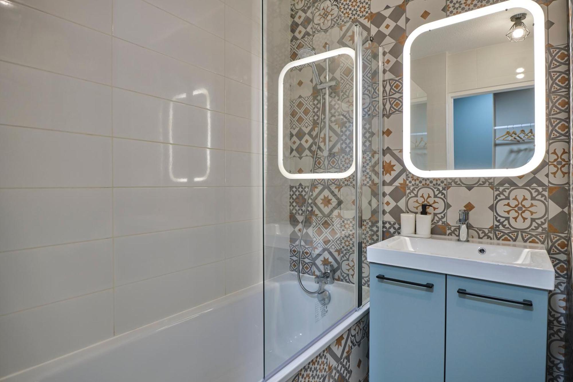 Au Celadon Parking Gratuit, Wifi, Terrasse, Piscine * Carcassonne