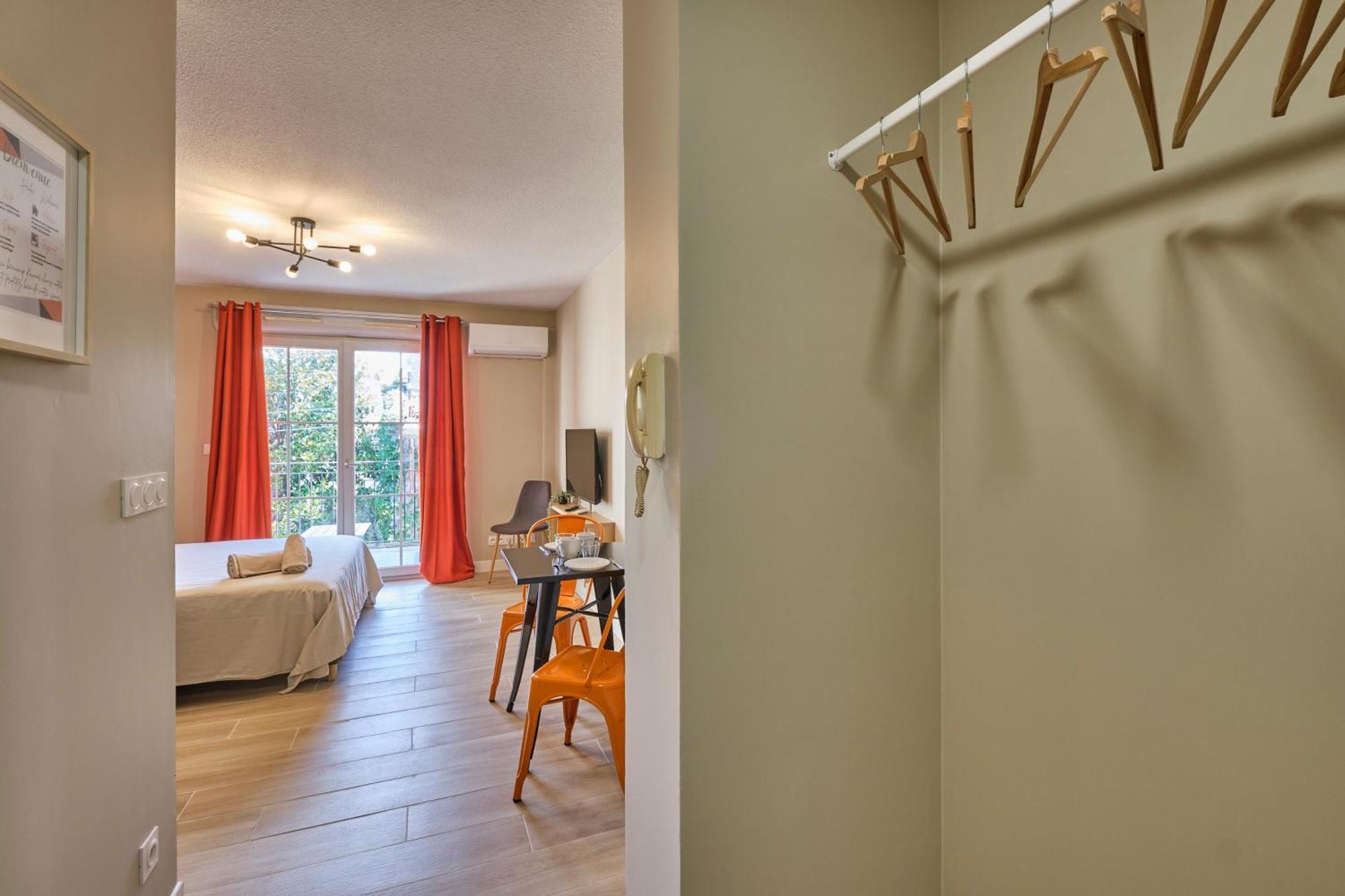 Au Celadon Parking Gratuit, Wifi, Terrasse, Piscine Apartment *