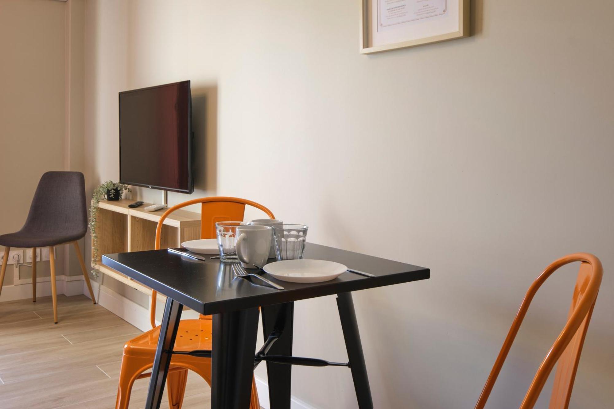 Au Celadon Parking Gratuit, Wifi, Terrasse, Piscine *